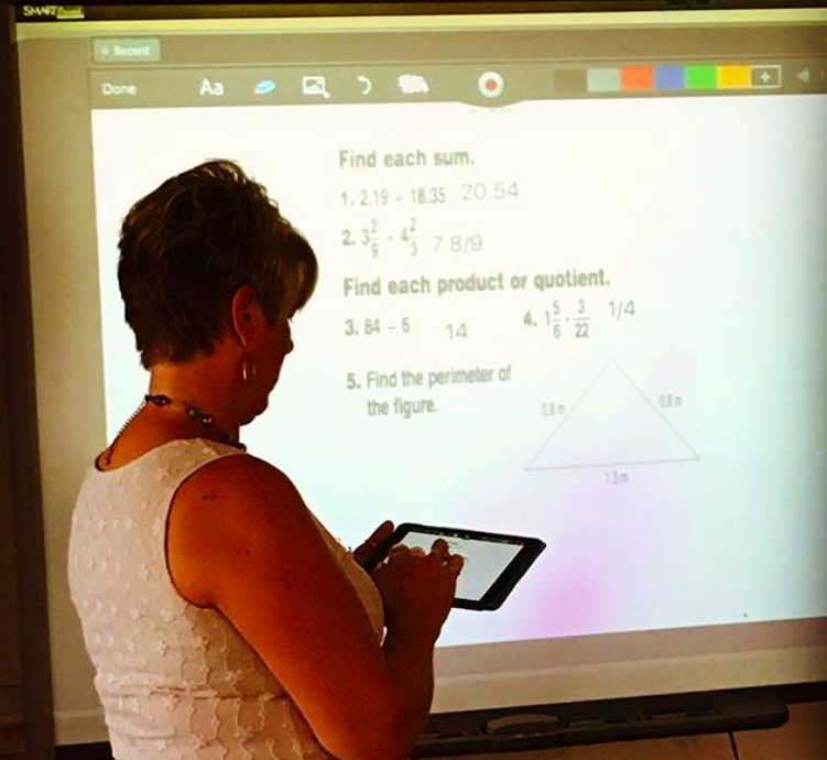 How share an interactive whiteboard on a big screen? ShowMe Voice Blog